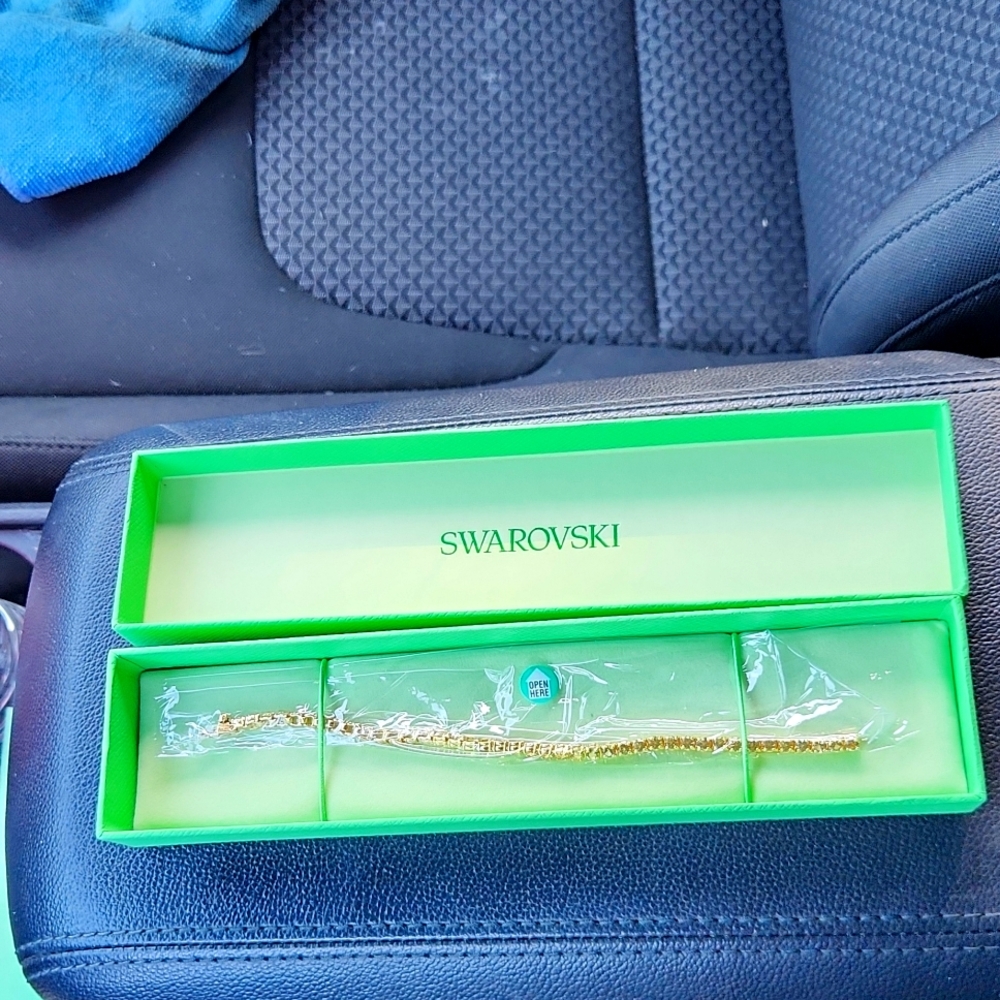 Swarovski Matrix Crystal Tennis Bracelet